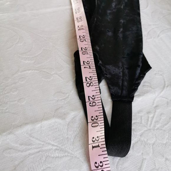 1. State Crushed Black Velvet Stirrup Pants Size L - Picture 7 of 7